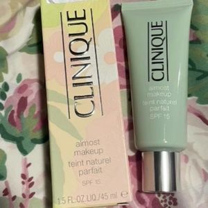 Clinique almost makeup 02 light NEW